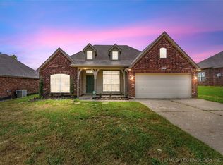 2501 W Mobile Pl, Broken Arrow, OK 74011