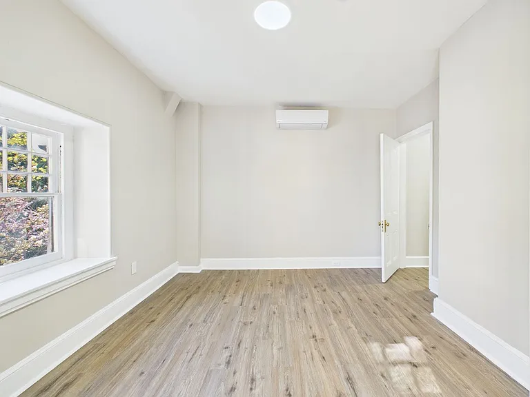5283 Germantown Ave — Photo 7