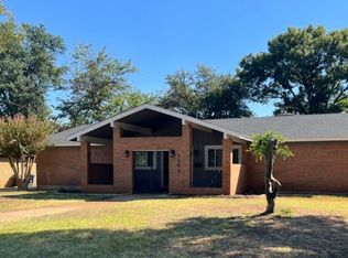 5004 Emerald Lake Dr, Fort Worth, TX 76103