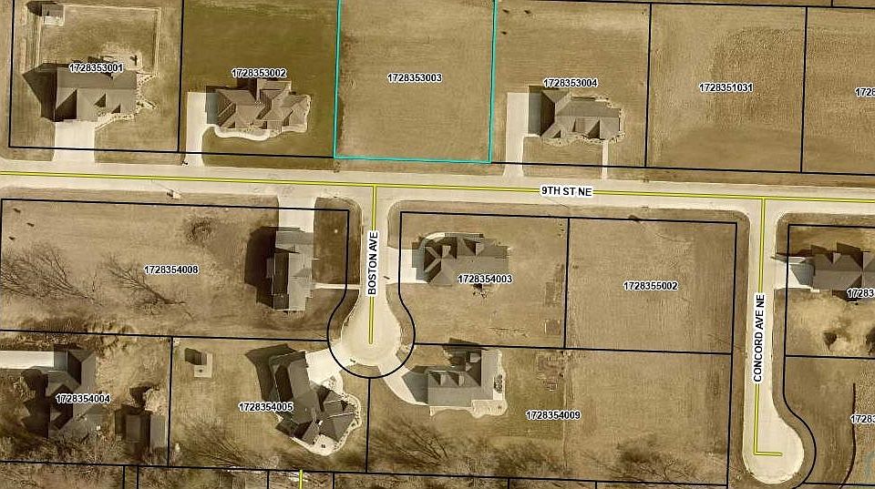 1st image of 302 9th St NE