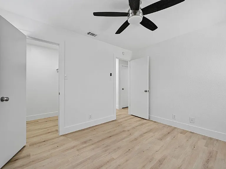 2617 Ektom Dr #B — Photo 13