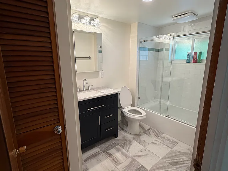 Second floor full bath