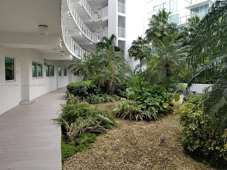 6580 Indian Creek Dr #201 — Photo 34