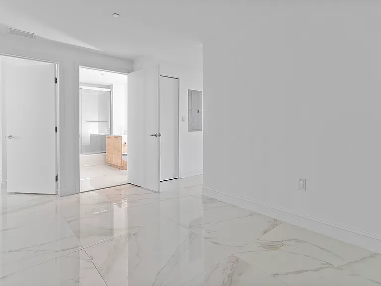 16385 Biscayne Blvd #717 — Photo 4