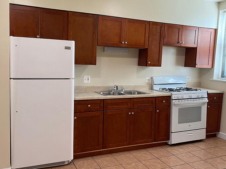 1st image of 6223 S University Ave #307