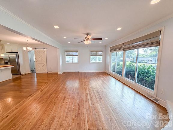 3rd image of 1605 Auten Rd
