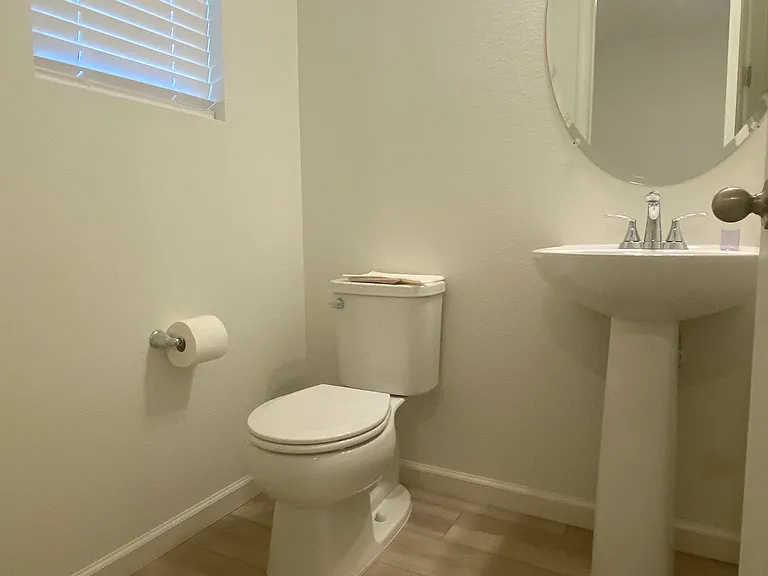 564 Spalding Way — Photo 4