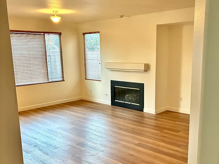15881 Tanberry Dr — Photo 10