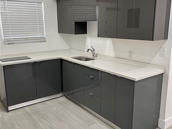 3rd image of 6912 Byron Ave #2