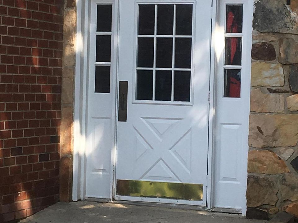 1st image of 15 Gadsen Pl APT 1C