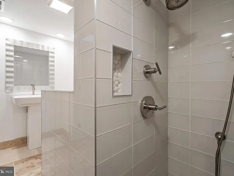 313 Fulton St — Photo 21