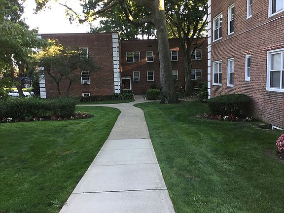 3rd image of 5 Edwards St APT 1G