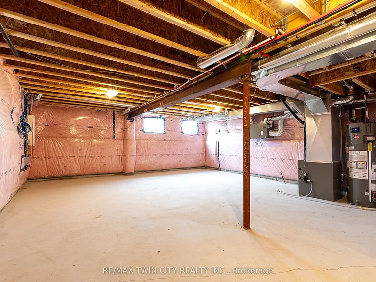 33 Dennis Ave — Photo 25