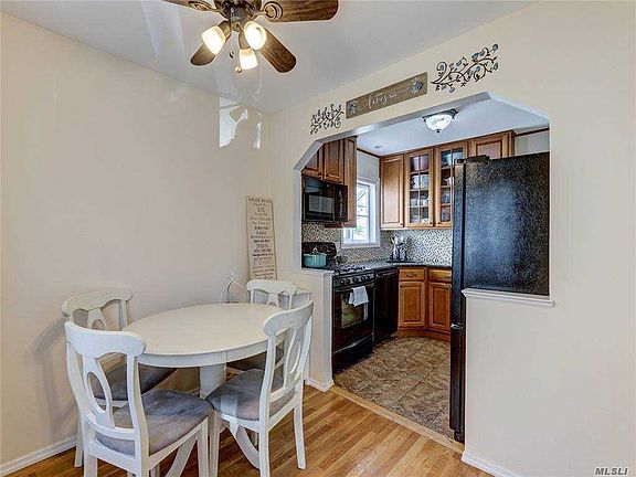 4th image of 81-51 260th St
