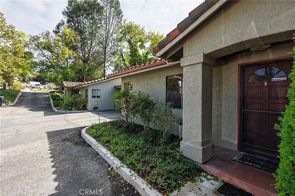5260 Olmeda Ave — Photo 2