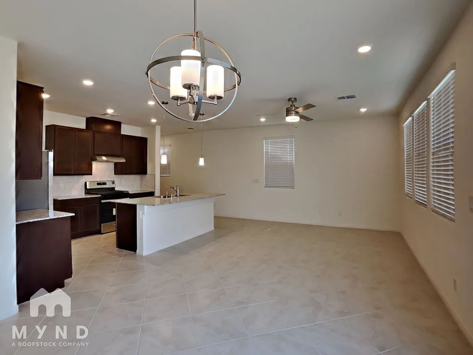 3 bed, 2.5 bath, 1864 sqft, $2,399 — Photo 3