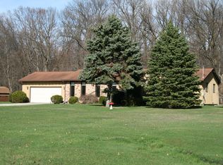 8310 Barnes Rd, Vermilion, OH 44089