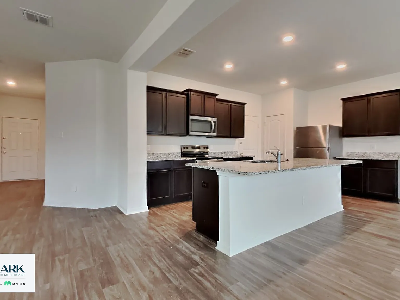 4 bed, 2.5 bath, 2205 sqft, $1,775 — Photo 3