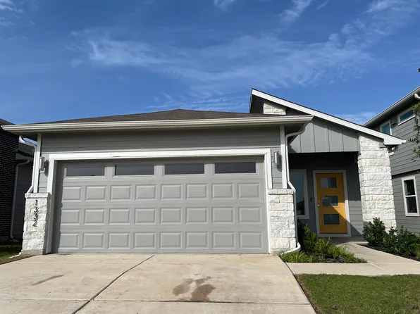 1332 Plymouth Rd, San Marcos, TX 78666