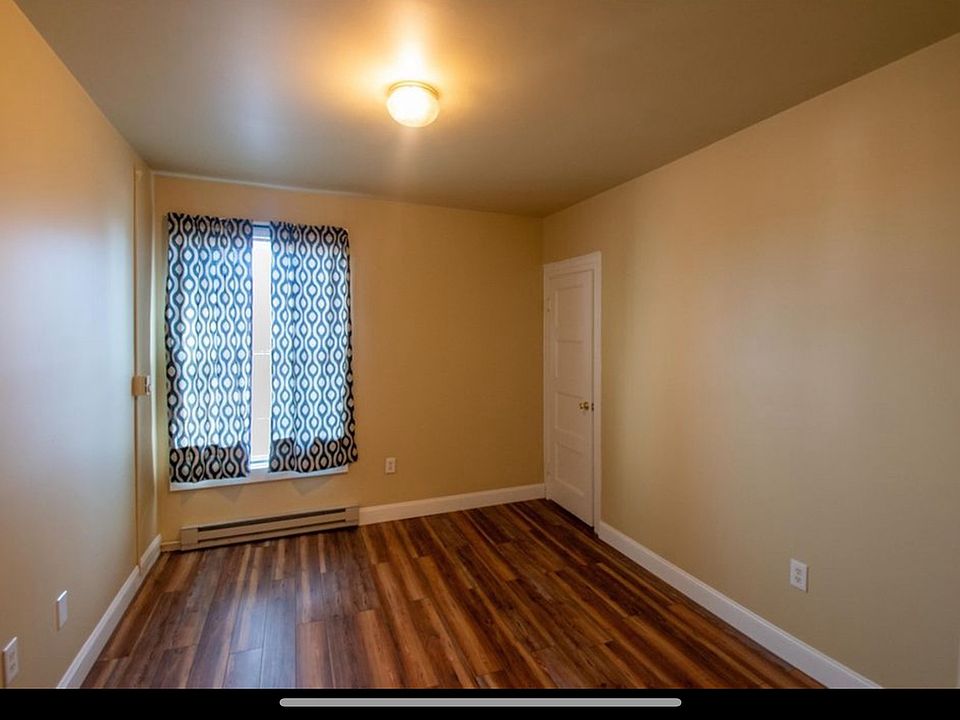 2nd image of 148-150 Castle St #2