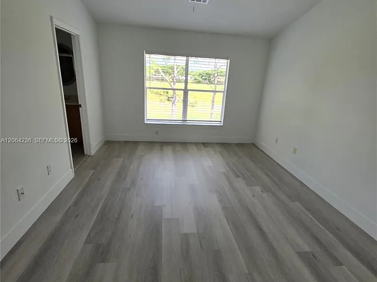 331 River Bluff Ln — Photo 6