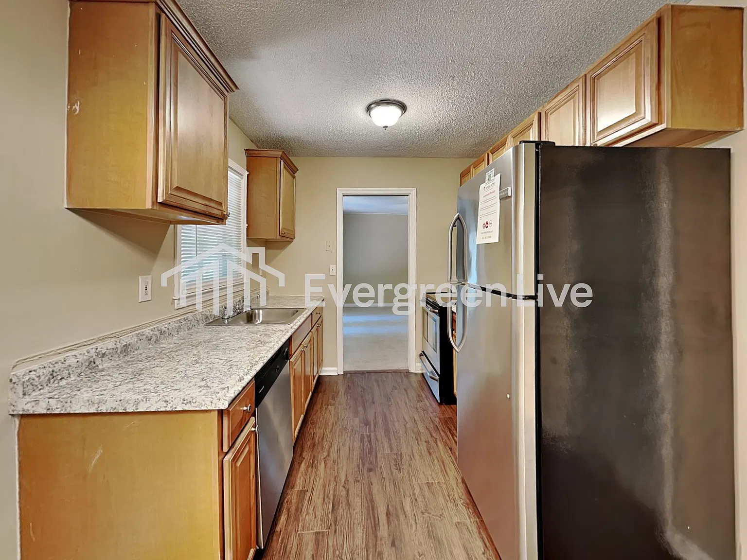 3 bed, 2.0 bath, 1470 sqft, $1,645 — Photo 2