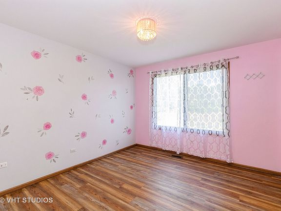 3rd image of 13904 S Catherine Ct #0