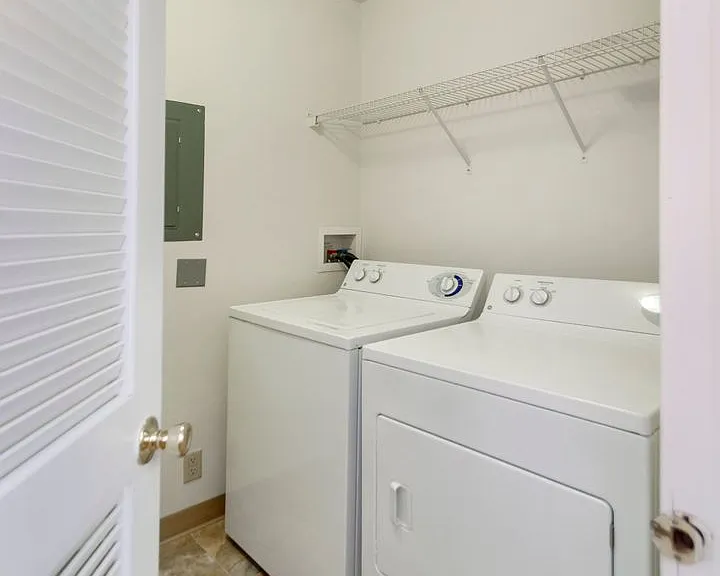 Spring Creek Apartments — Photo 196