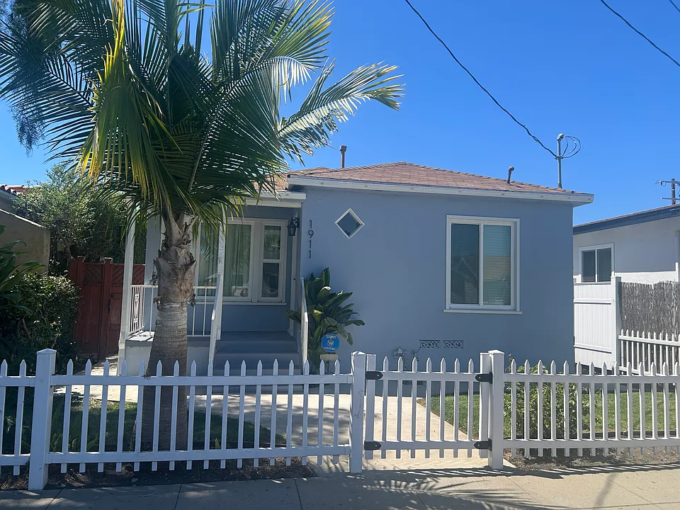1911 S Mesa St