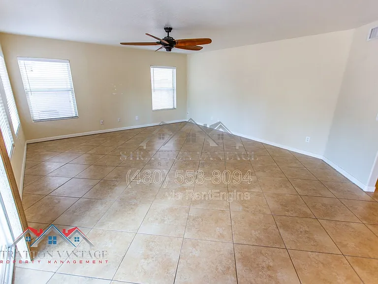 1231 N Layman St — Photo 12
