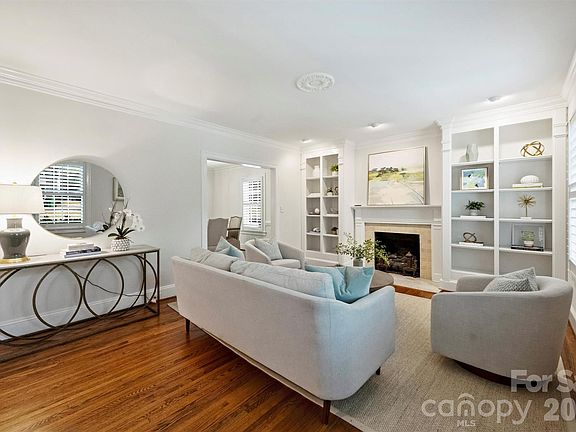 4th image of 2220 Colony Rd