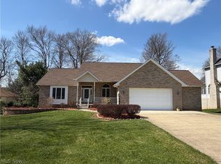 866 Lawrence Dr, Wadsworth, OH 44281