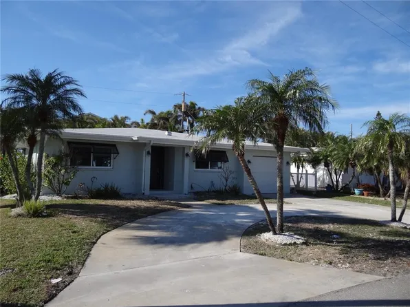 16104 1st St E, Redington Beach, FL 33708