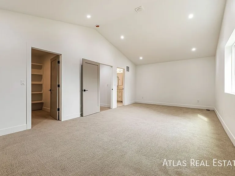 2740 W 2nd Ave — Photo 6