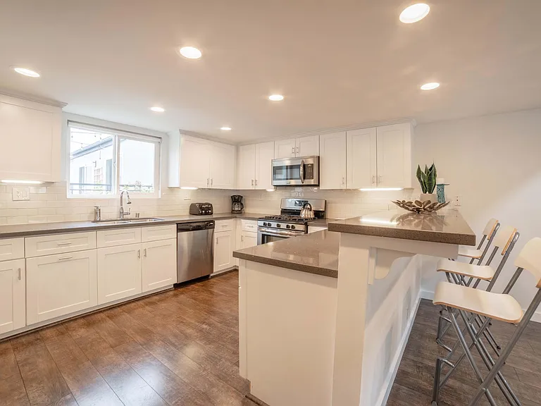 1107 Loma Dr #C — Photo 5