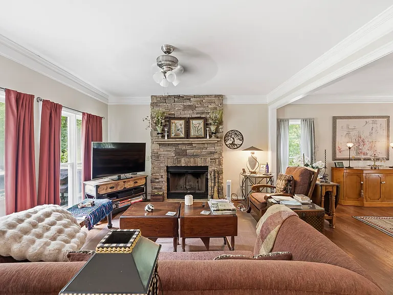 1001 Kakie Pl — Photo 10