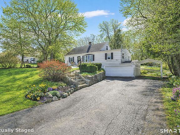 3rd image of 256 Albrecht Road