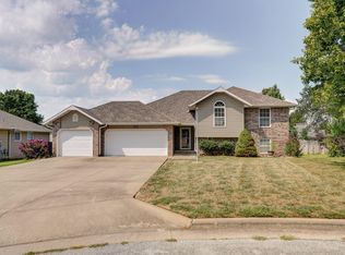 3939 S El Susan Ave, Springfield, MO 65807