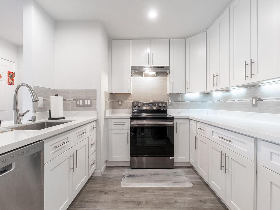 1st image of 277 Hackamore Cmn