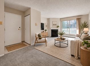 315 Southampton Dr SW #4201, Calgary, AB T2W 2T6