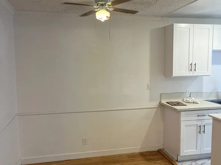 2-1224 N Mansfield Ave — Photo 9