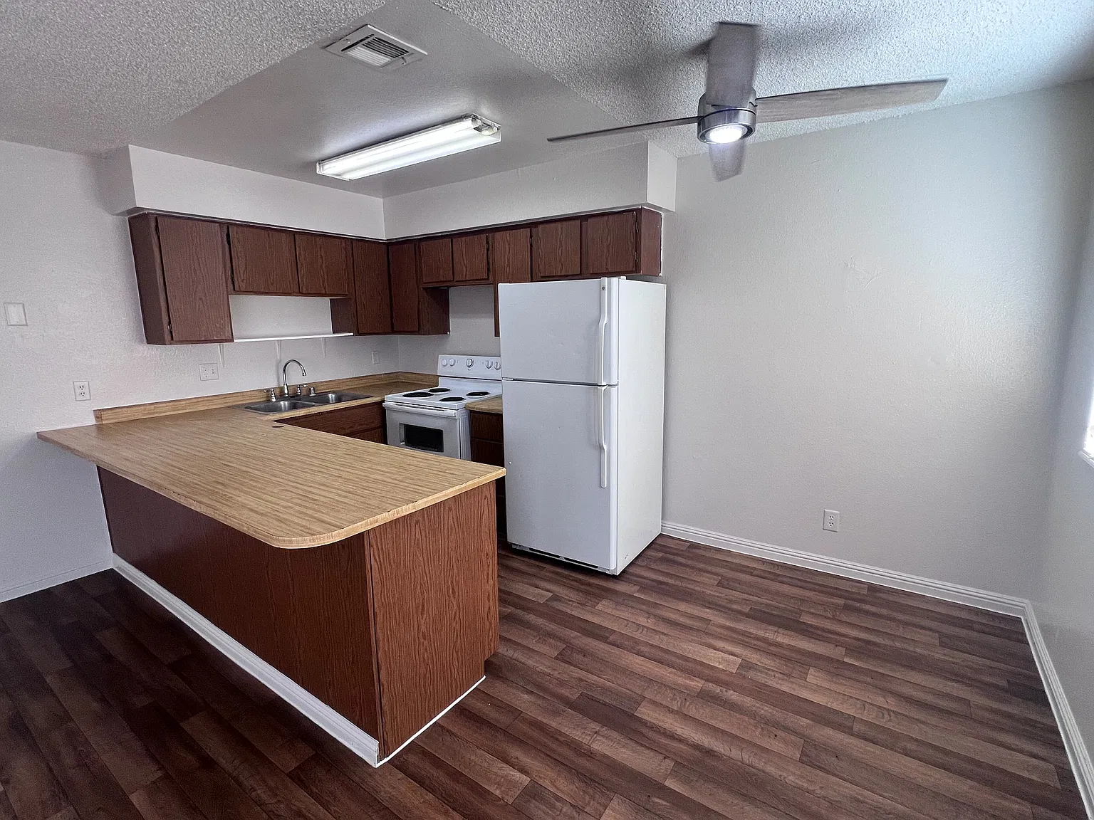 2 bed, 1000 sqft, $1,095 — Photo 3