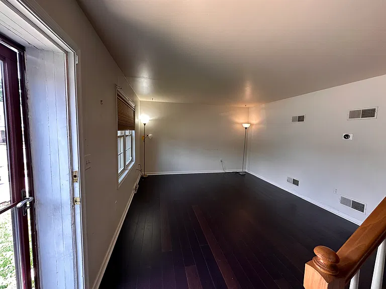114 Millview Ct — Photo 2