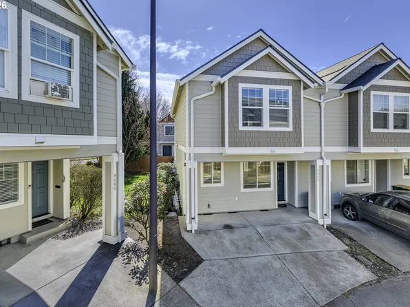 8662 NE Hyde Park Ln, Hillsboro, OR 97006