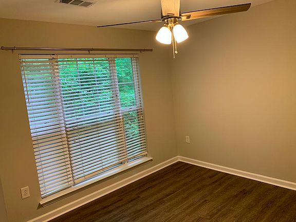 5th image of 3922 Cherokee Woods Way APT 204