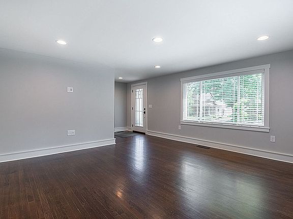 5th image of 327 Corona Ave