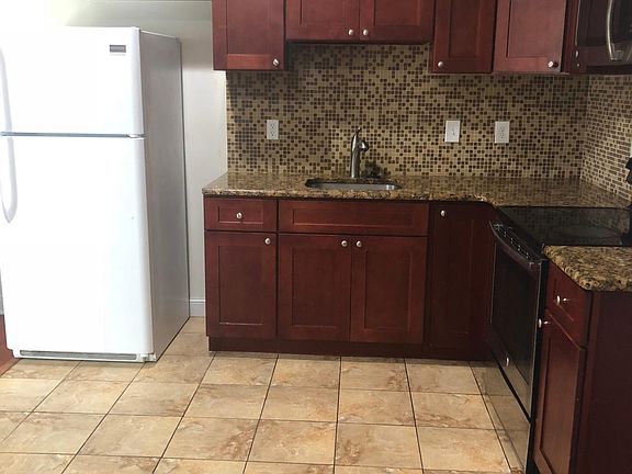 5th image of 1134 W Dauphin St #5