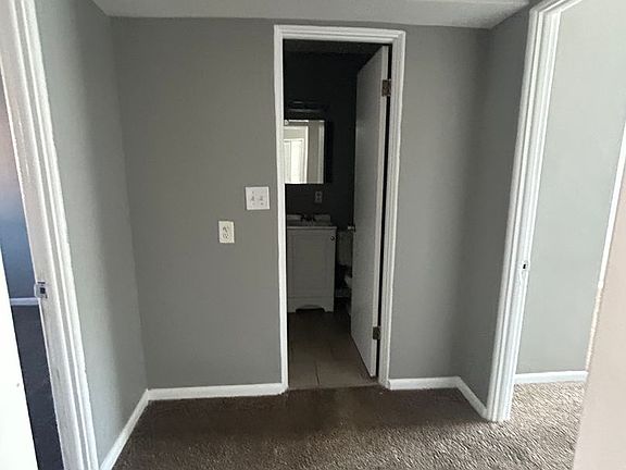 5th image of 1036 Forest Ct APT 8