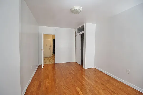 Rented by Julianna Realty Corp | media 7