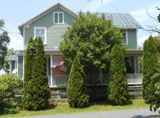 12190 Crest Hill Rd, Hume, VA 22639